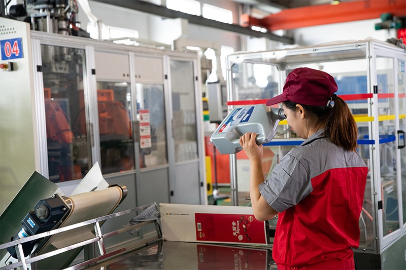 ����Ͱ���^�z�